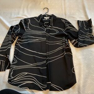 Stunning Lafayette 148 Silk Twill blouse